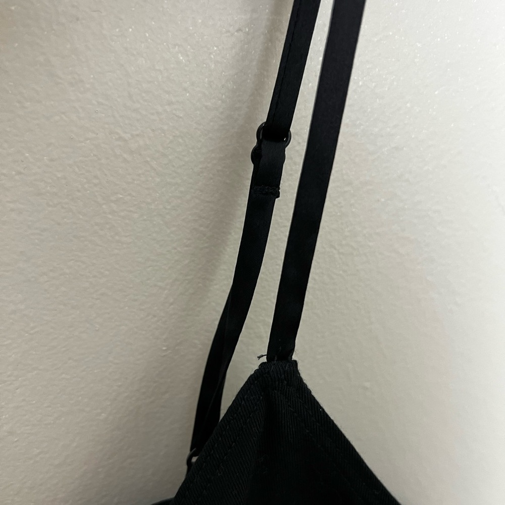 Reformation • Black Emmett Bodysuit - Picture 11 of 11